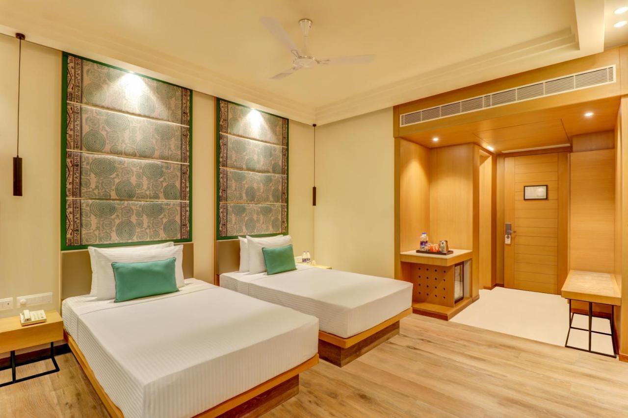 Lemon Tree Premier, 4*
